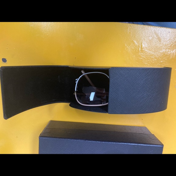 Prada white and pink big frames - Picture 6 of 9